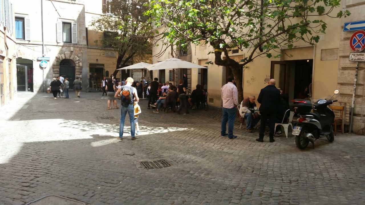 Apartment Piazza Del Fico, Al Centro Di *